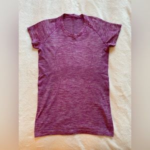 Lululemon Swiftly Tech Short Sleeve Crew
Heathered Ultra Violet size 8